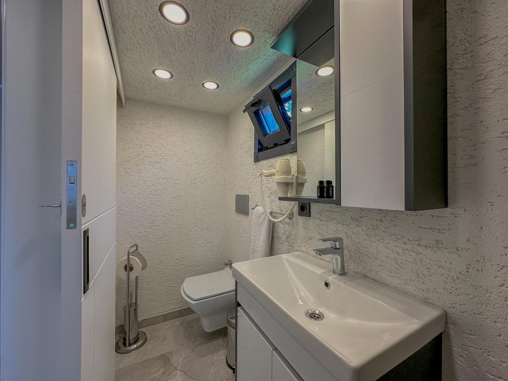 Kadikoy  Baronet Tiny House Butik Otel מראה חיצוני תמונה